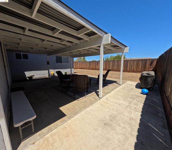 4397 Palo Verde Dr, Pittsburg, CA 94565