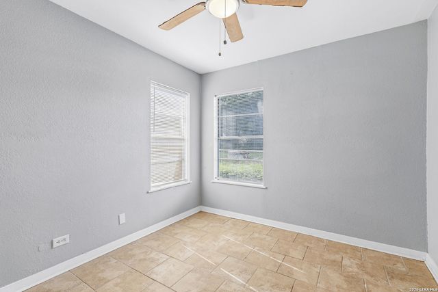 214 EARLYWAY DR, San Antonio, TX 78233