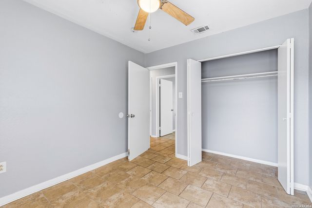 214 EARLYWAY DR, San Antonio, TX 78233