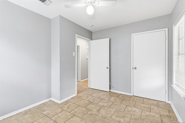 214 EARLYWAY DR, San Antonio, TX 78233