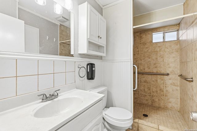 214 EARLYWAY DR, San Antonio, TX 78233