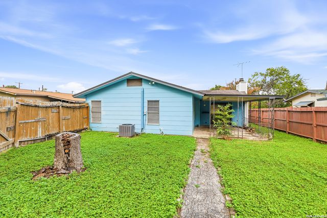 214 EARLYWAY DR, San Antonio, TX 78233