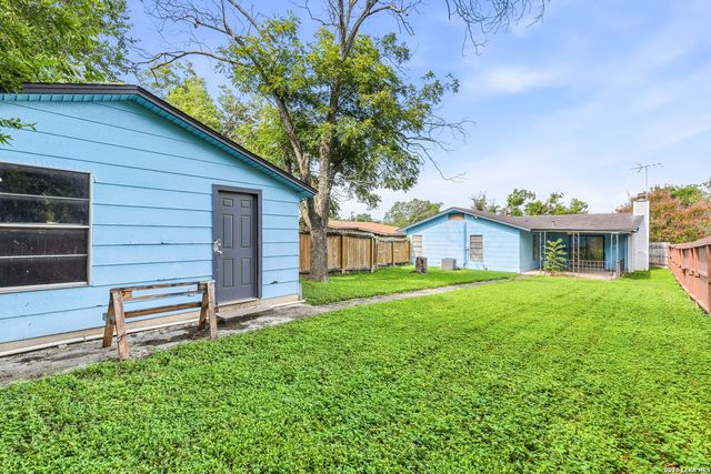 214 EARLYWAY DR, San Antonio, TX 78233