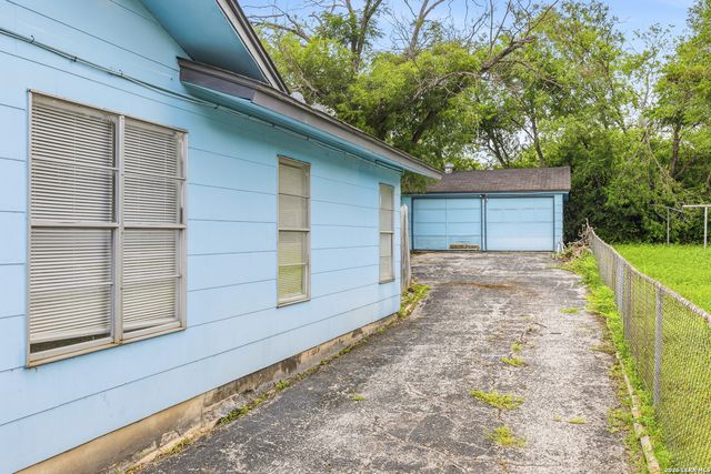 214 EARLYWAY DR, San Antonio, TX 78233