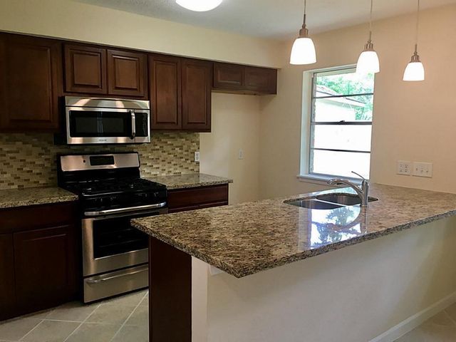 5115 Tashkent Drive, Friendswood, TX 77546