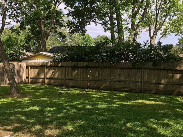 5115 Tashkent Drive, Friendswood, TX 77546