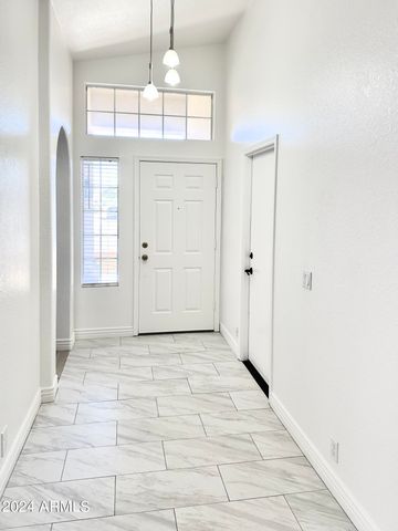 1360 S PORTLAND Avenue, Gilbert, AZ 85296