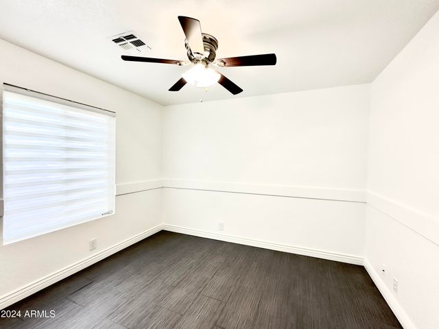 1360 S PORTLAND Avenue, Gilbert, AZ 85296