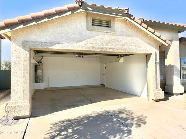 1360 S PORTLAND Avenue, Gilbert, AZ 85296