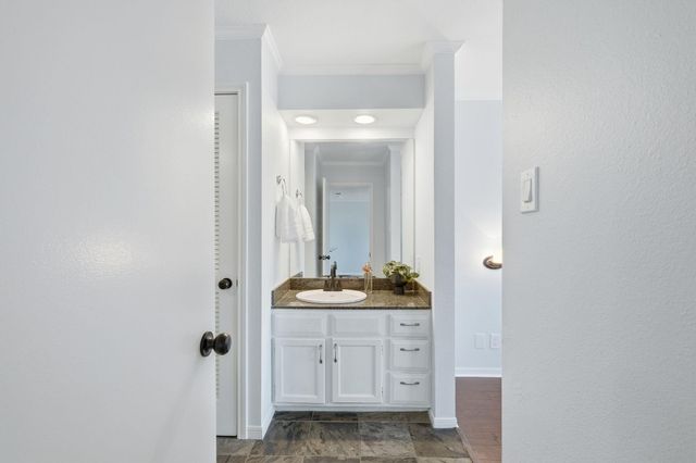 8888 Tallwood DR 2206, Austin, TX 78759