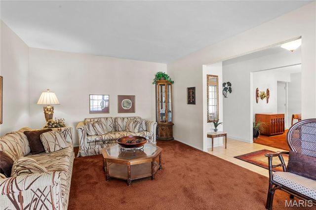 9218 Laramie Drive, St Louis, MO 63126