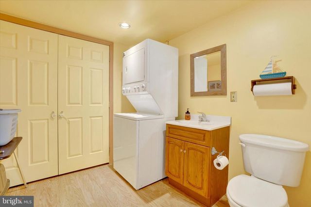 9 KATIE CT, Stewartstown, PA 17363