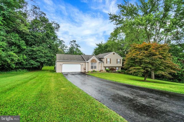 9 KATIE CT, Stewartstown, PA 17363