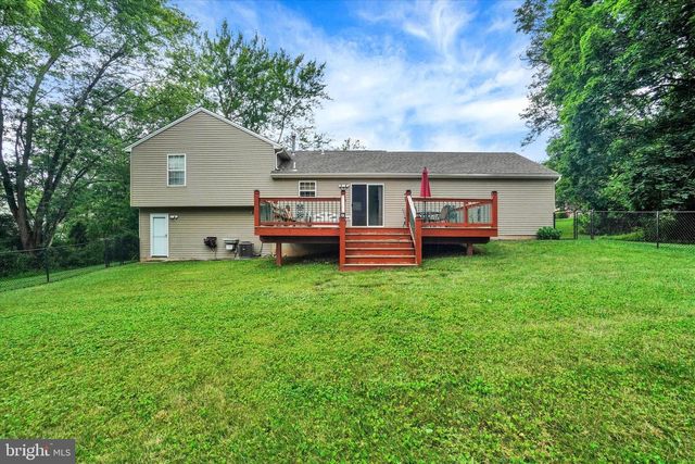 9 KATIE CT, Stewartstown, PA 17363
