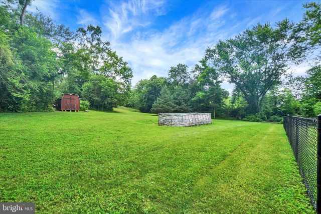 9 KATIE CT, Stewartstown, PA 17363