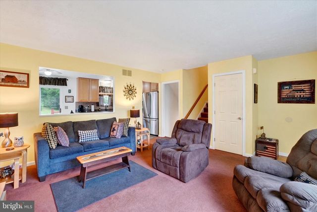 9 KATIE CT, Stewartstown, PA 17363