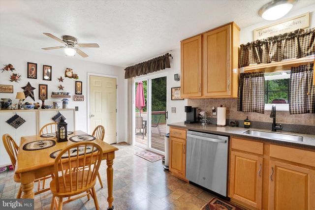 9 KATIE CT, Stewartstown, PA 17363