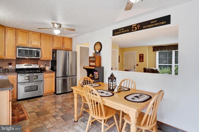 9 KATIE CT, Stewartstown, PA 17363
