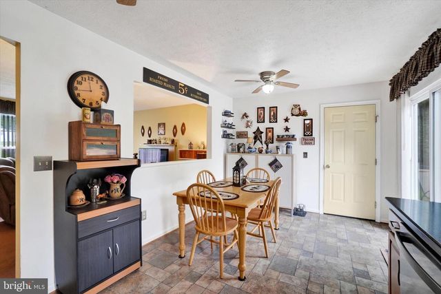 9 KATIE CT, Stewartstown, PA 17363