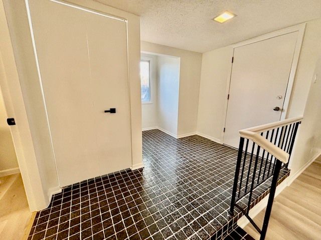 11151 Cottonwood Drive 19C, Palos Hills, IL 60465