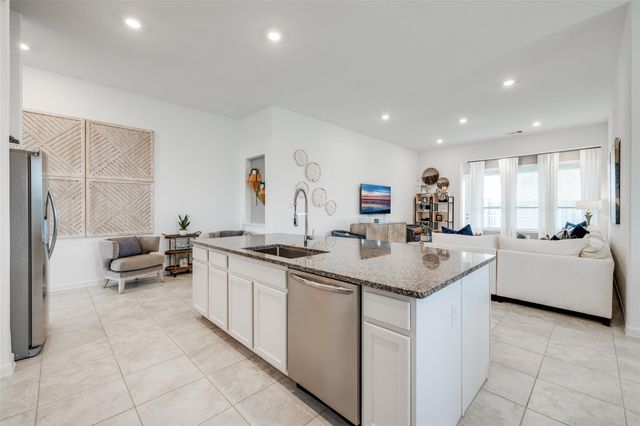 1050 Oakhurst Drive, Dayton, TX 77535