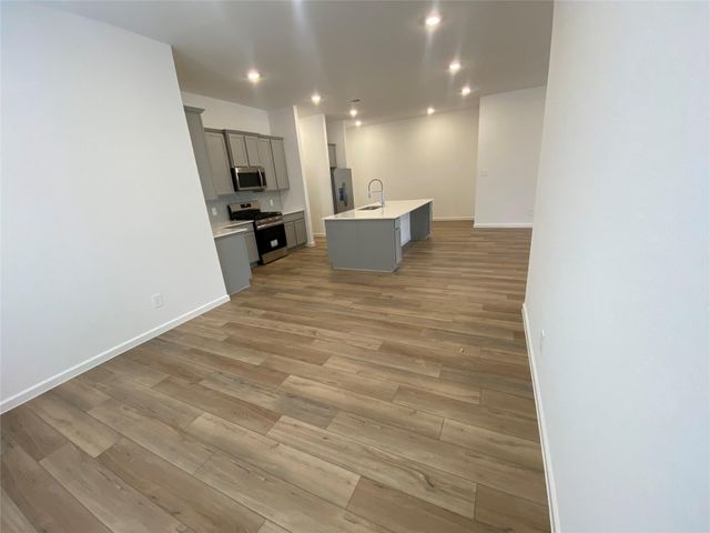 1050 Oakhurst Drive, Dayton, TX 77535