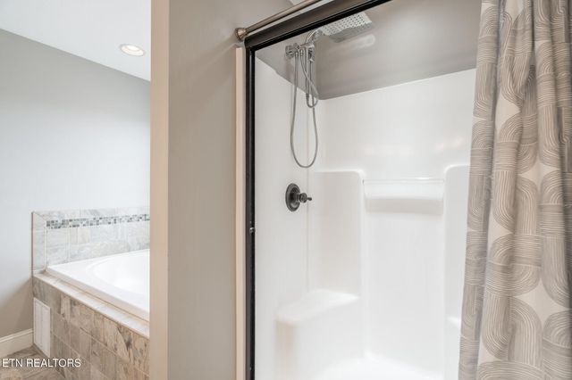 2527 Brantley Park Blvd, Maryville, TN 37804