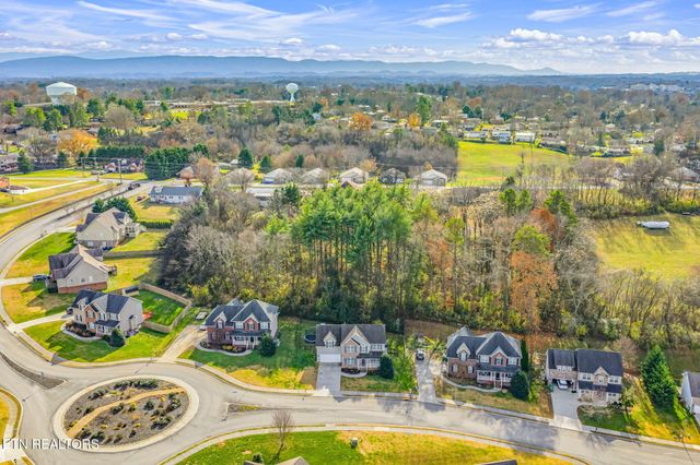 2527 Brantley Park Blvd, Maryville, TN 37804