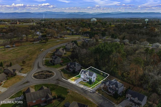 2527 Brantley Park Blvd, Maryville, TN 37804