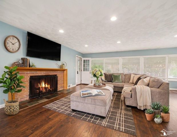 330 Cole Road, Monroe, MI 48162