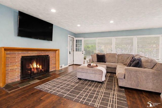 330 Cole Road, Monroe, MI 48162