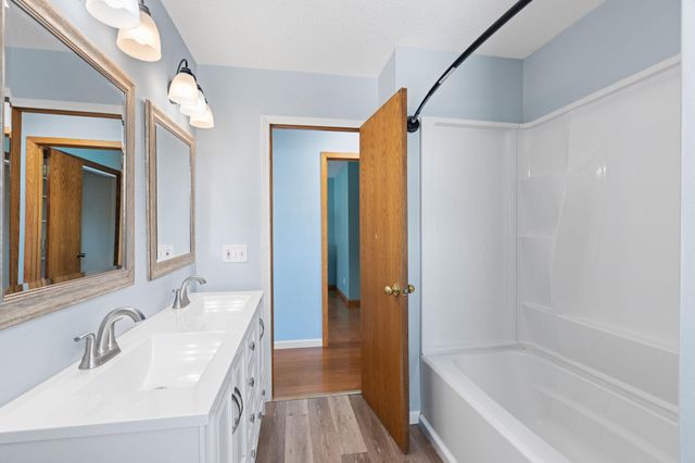 15720 Cicerone Path, Rosemount, MN 55068