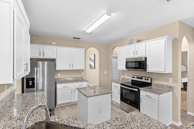4600 CAPE ELIZABETH Court E, Jacksonville, FL 32277