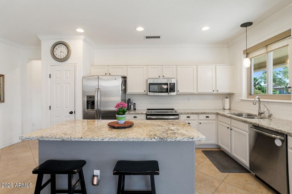 Image 14 of property listing at 19540 N WESSEX Drive, Surprise, AZ 85387