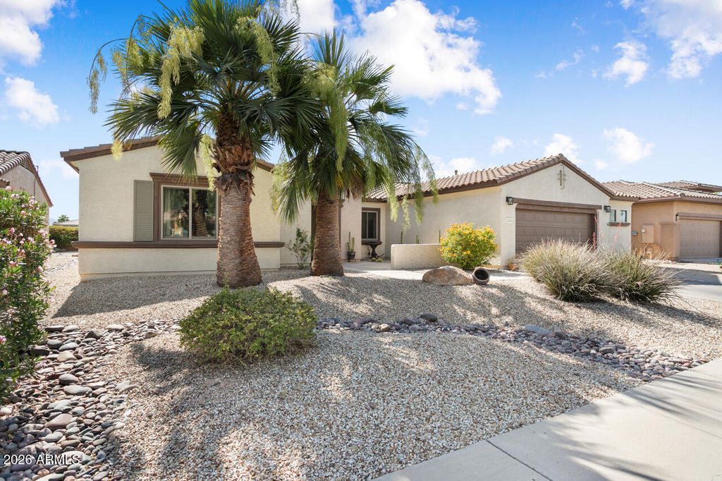 Image 2 of property listing at 19540 N WESSEX Drive, Surprise, AZ 85387