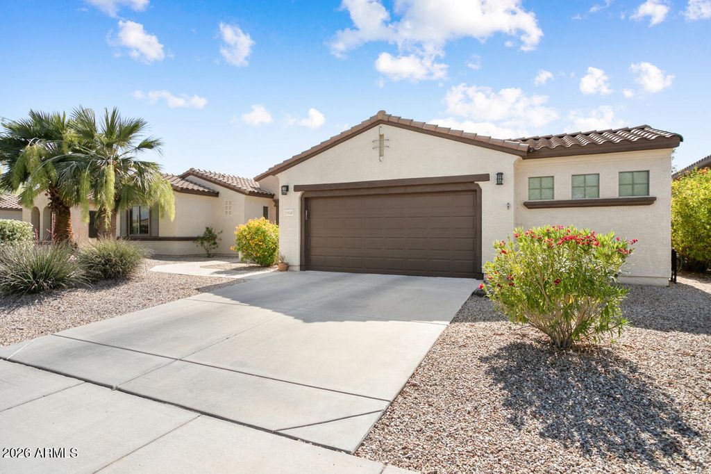 Image 37 of property listing at 19540 N WESSEX Drive, Surprise, AZ 85387