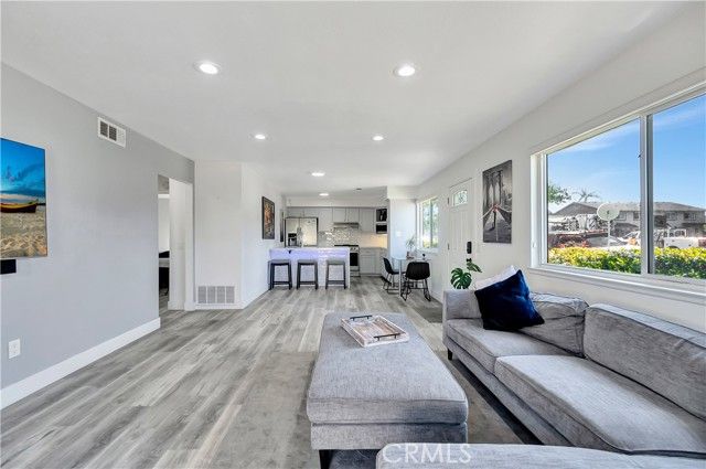 4612 Via Vista Circle 5, Huntington Beach, CA 92649