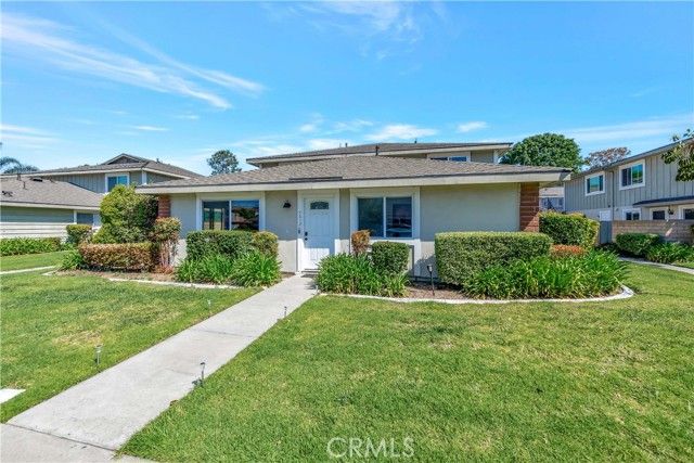 4612 Via Vista Circle 5, Huntington Beach, CA 92649