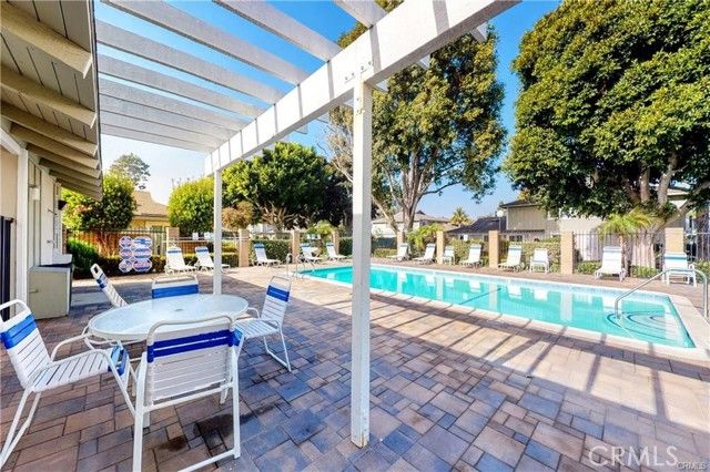 4612 Via Vista Circle 5, Huntington Beach, CA 92649