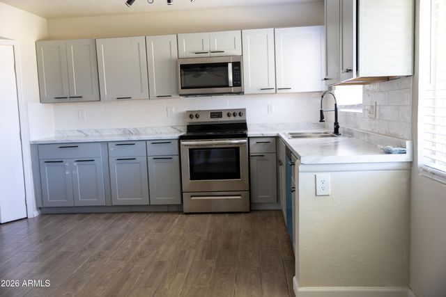 6746 N 43RD Avenue, Glendale, AZ 85301
