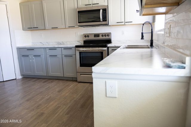 6746 N 43RD Avenue, Glendale, AZ 85301
