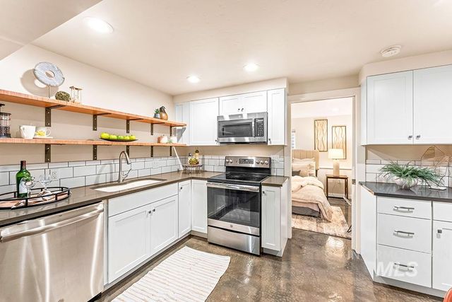 1204 W Highland View Dr, Boise, ID 83702