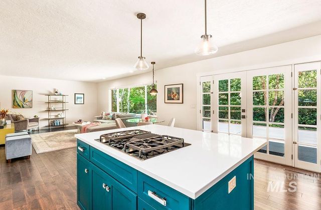 1204 W Highland View Dr, Boise, ID 83702