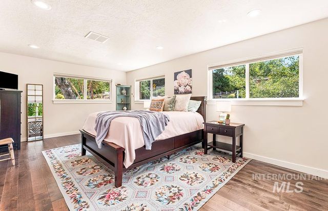 1204 W Highland View Dr, Boise, ID 83702