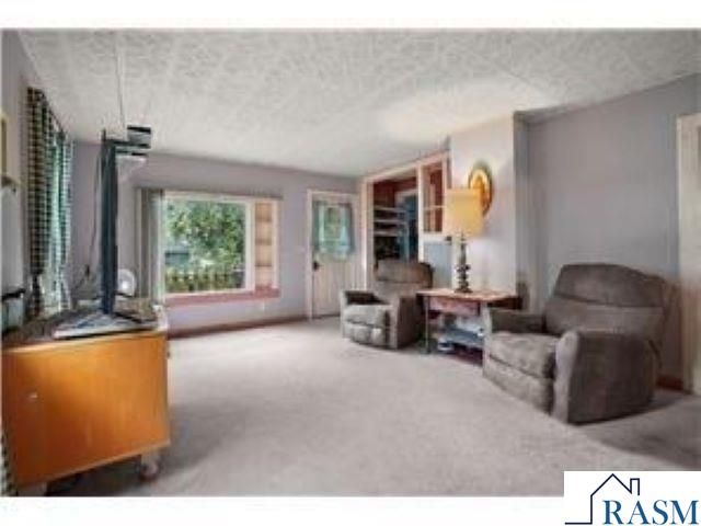 1409 N Hillsboro Avenue, Golden Valley, MN 55427