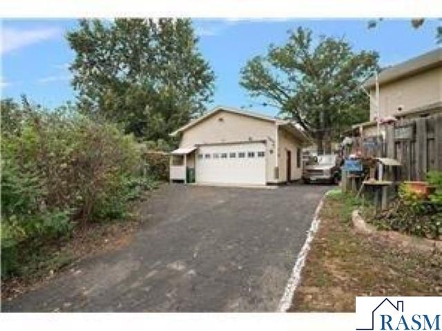 1409 N Hillsboro Avenue, Golden Valley, MN 55427