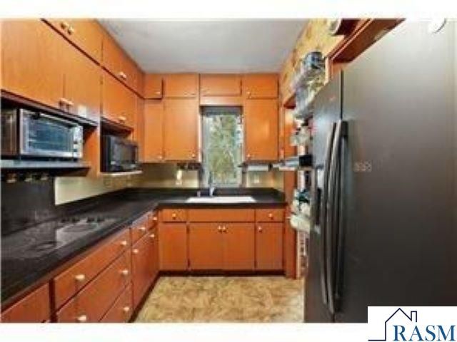 1409 N Hillsboro Avenue, Golden Valley, MN 55427