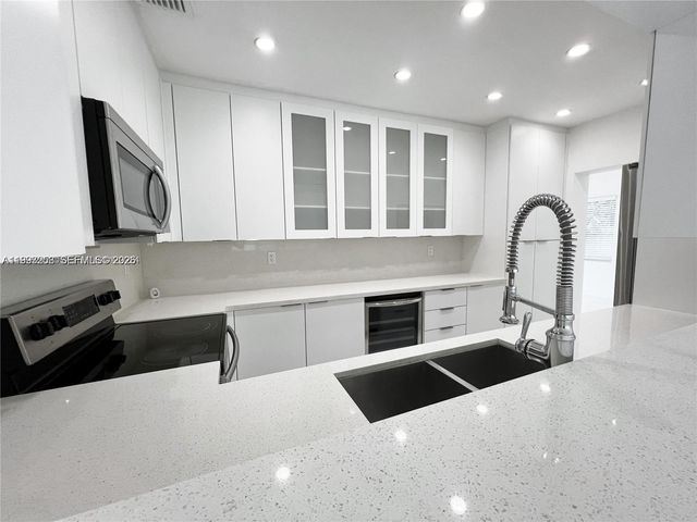 5401 W Broward Blvd, Plantation, FL 33317