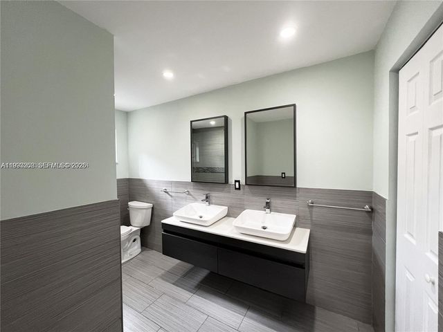 5401 W Broward Blvd, Plantation, FL 33317