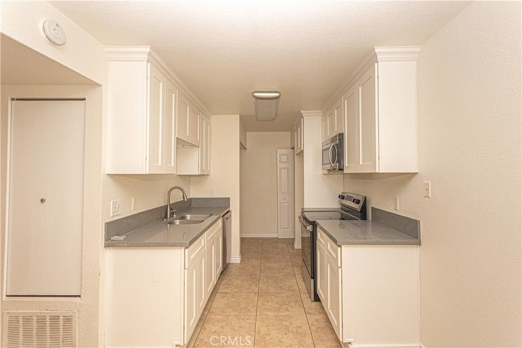 Image 1 of property listing at 1265 Kendall 811, San Bernardino, CA 92407